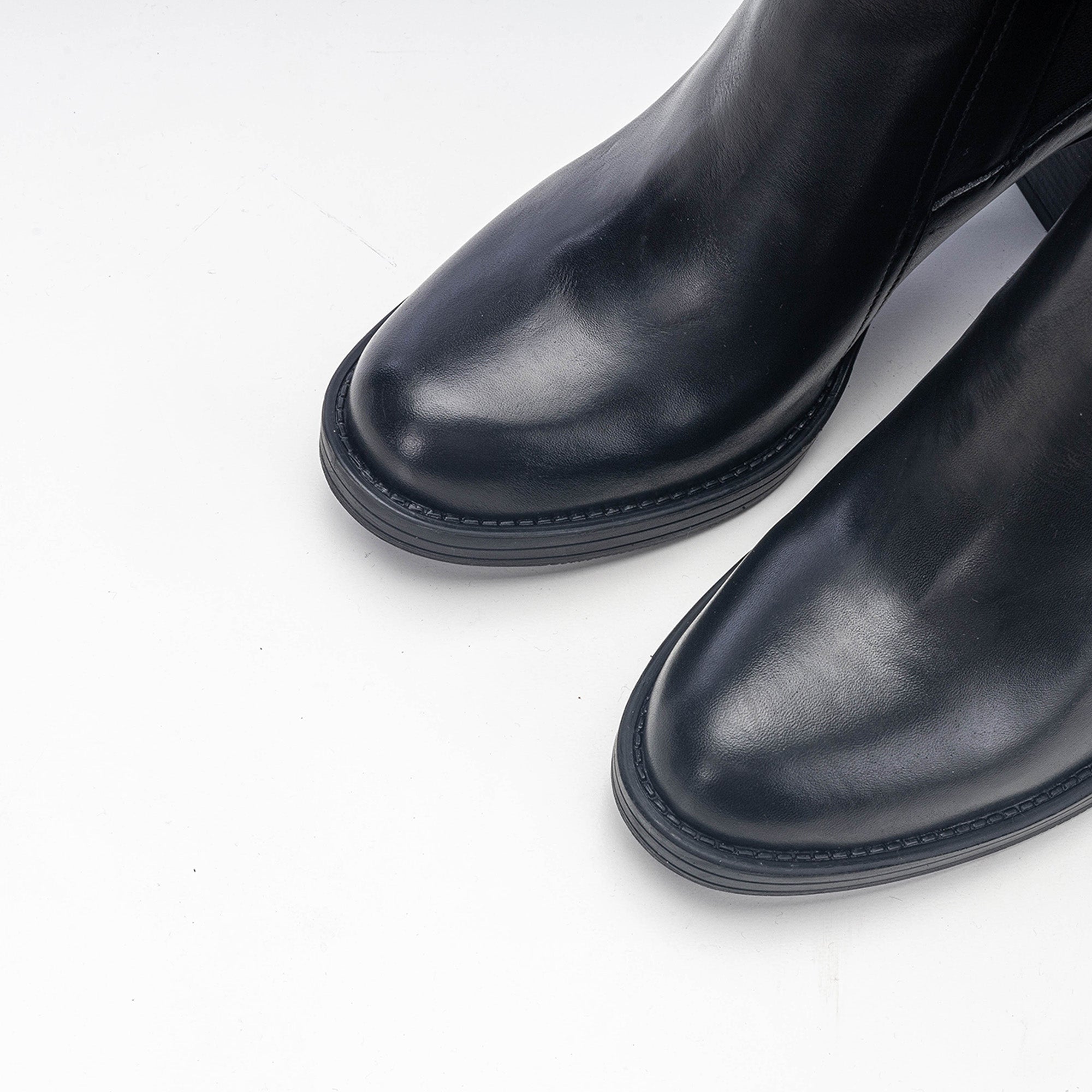 Volzak 2026 Bottine en cuir Noir