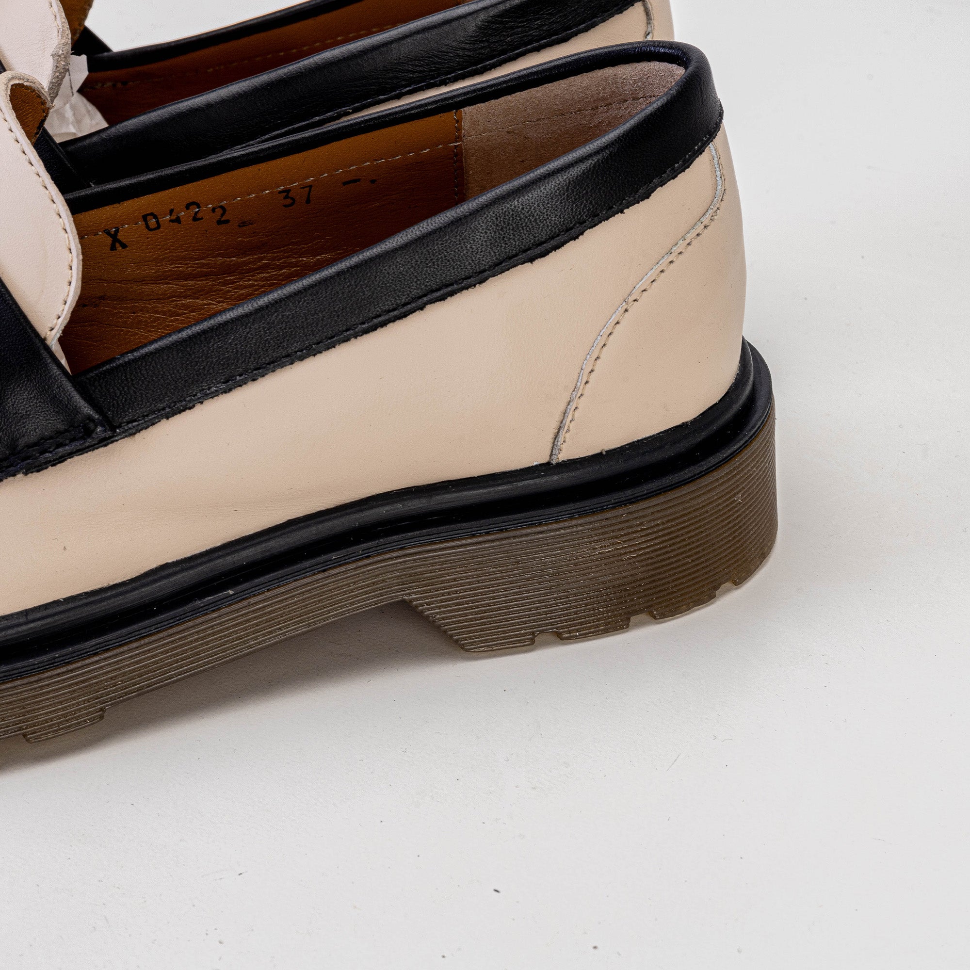 Volzak 422 Leather Shoe Beige Black