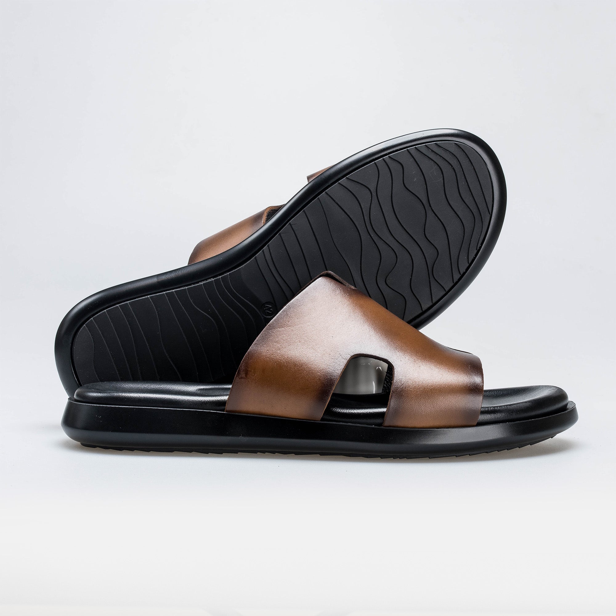 Volzak 5405 Sandale en cuir Marron Vintage