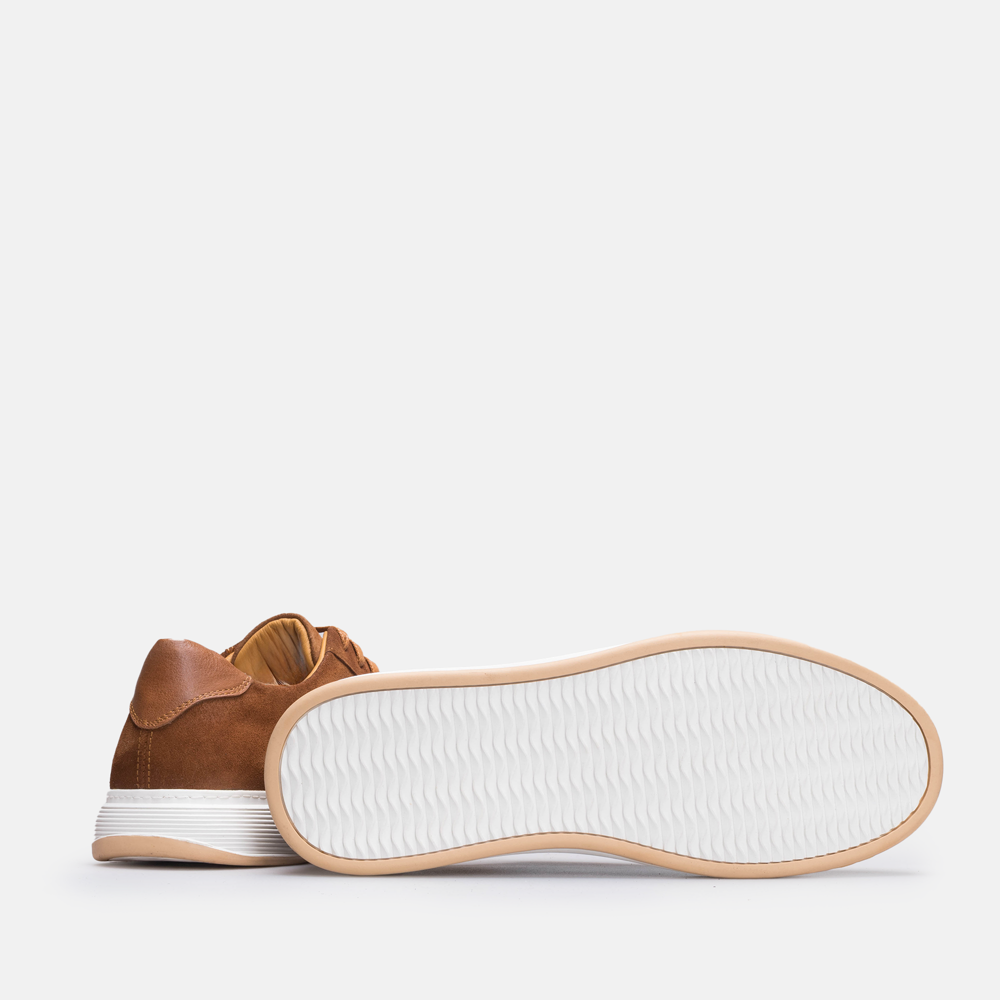 Volzak 7003 basket en daim Camel