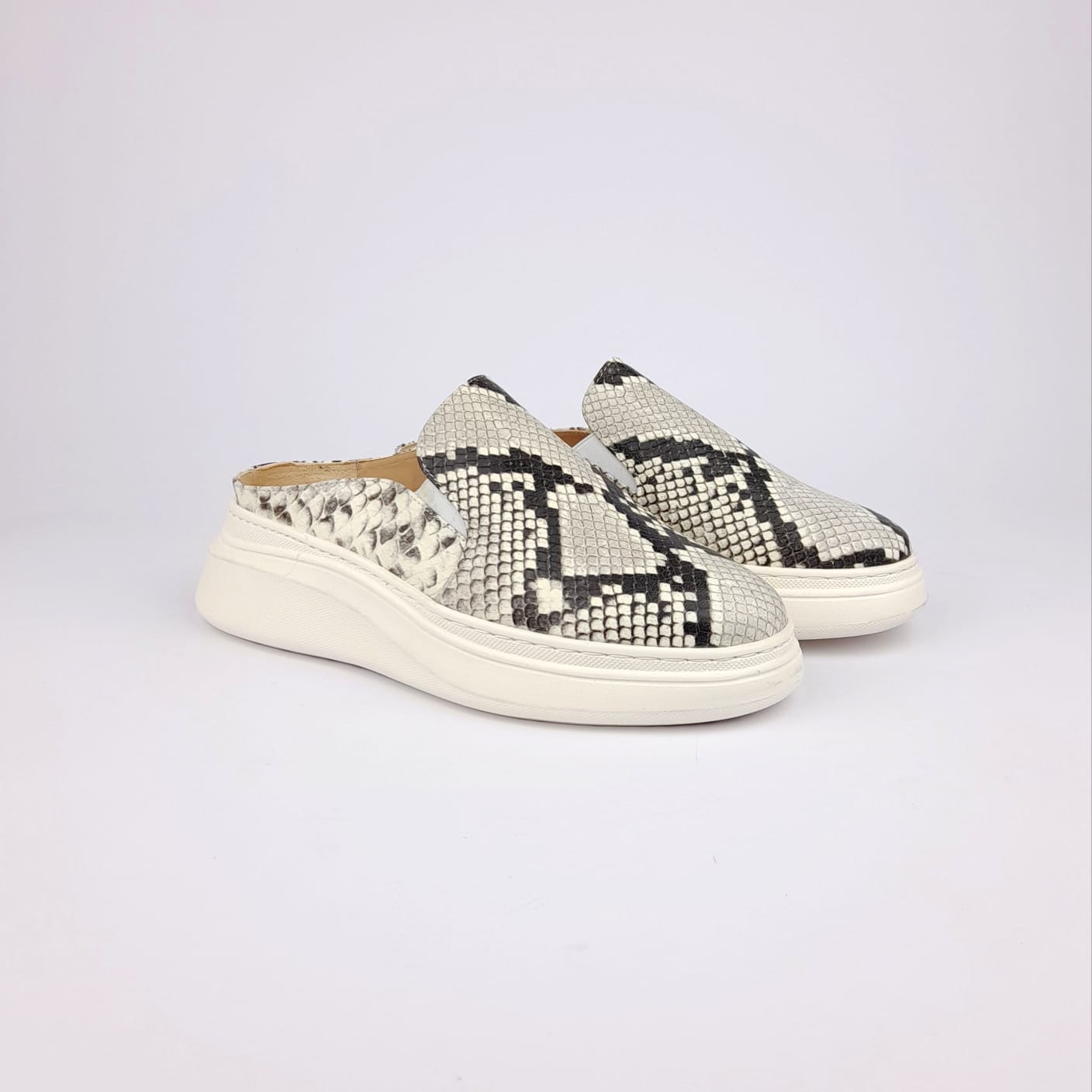 Volzak 02 Mule en cuir Beige & Noir