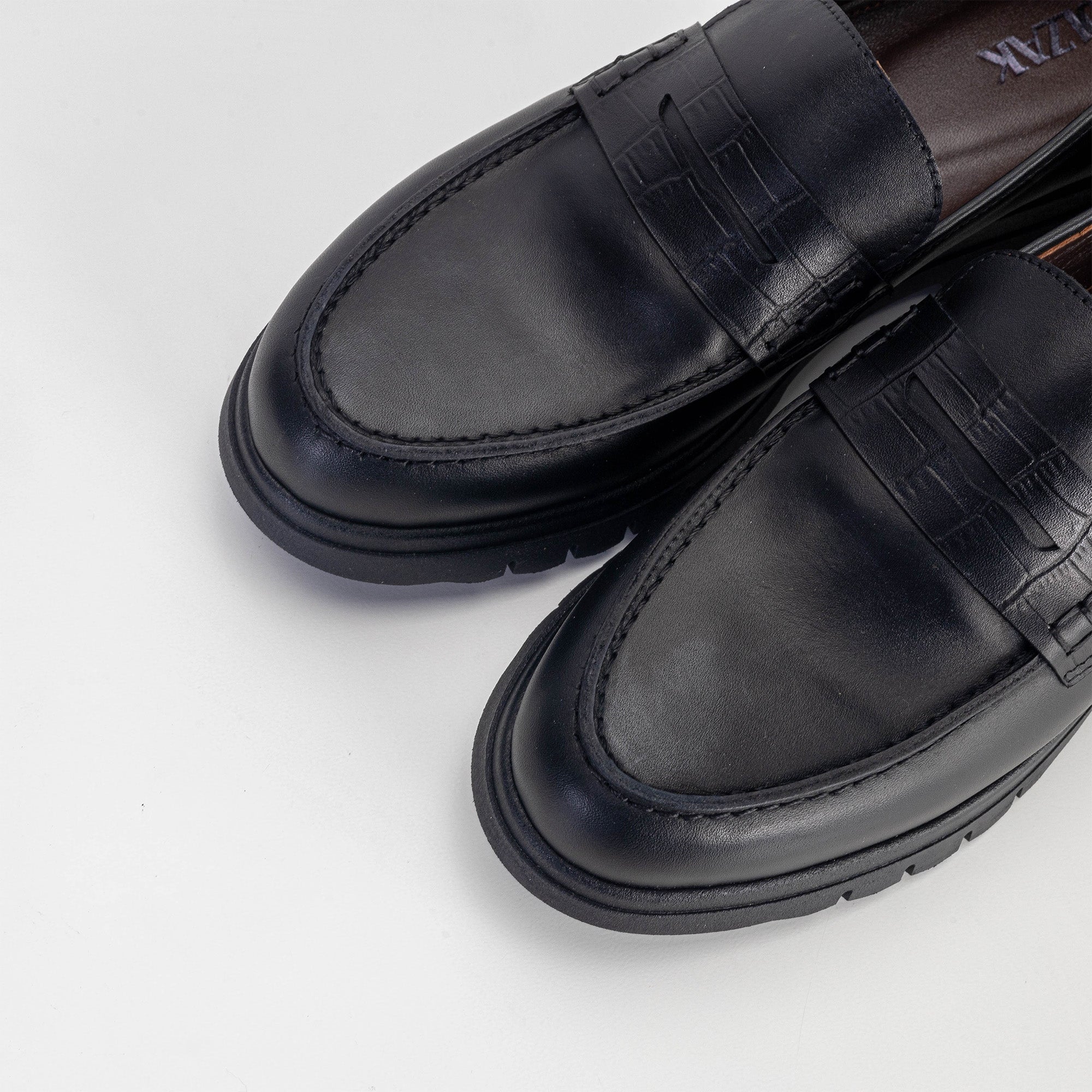 Volzak 120 Black Leather Shoe
