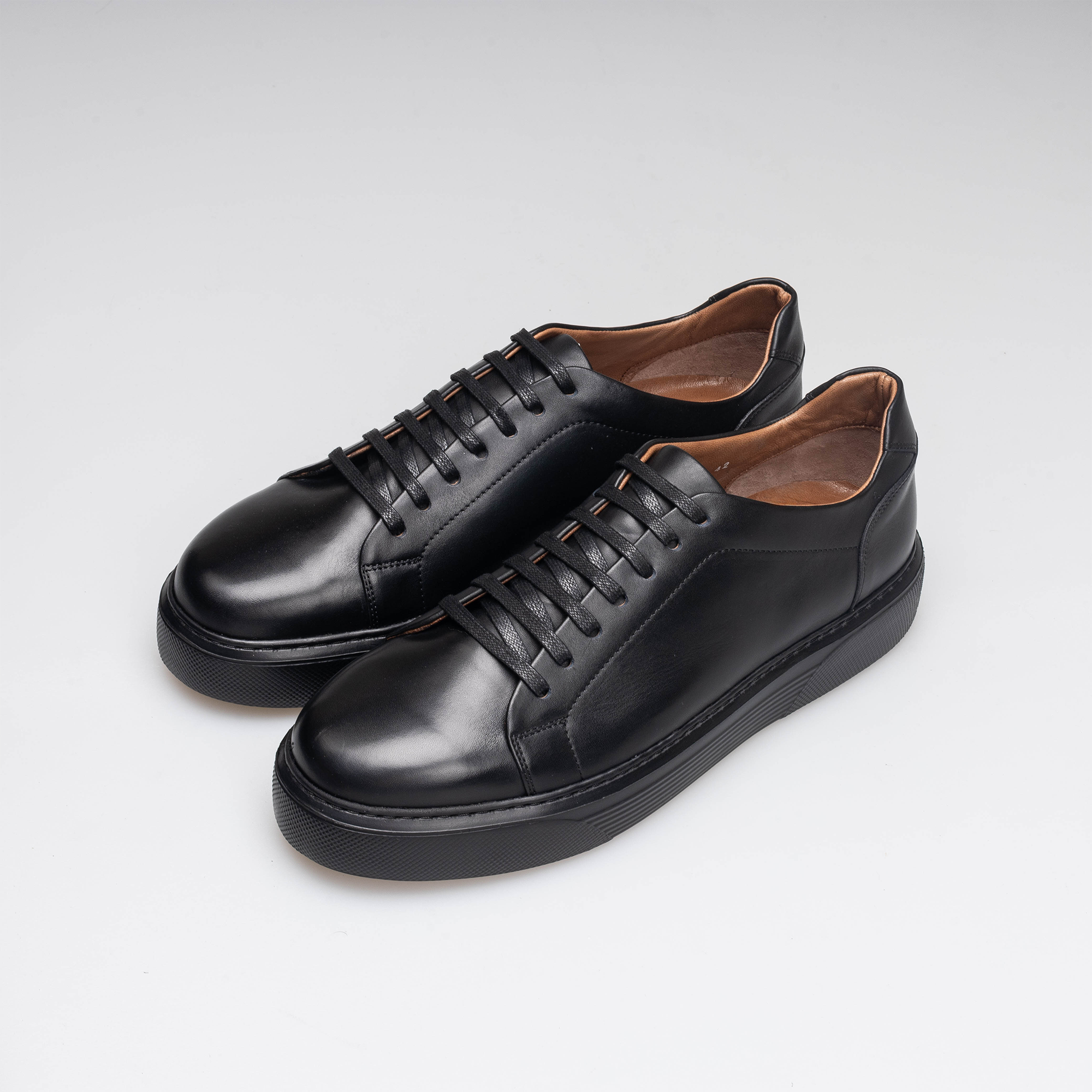 Volzak 5347 basket en cuir Noir