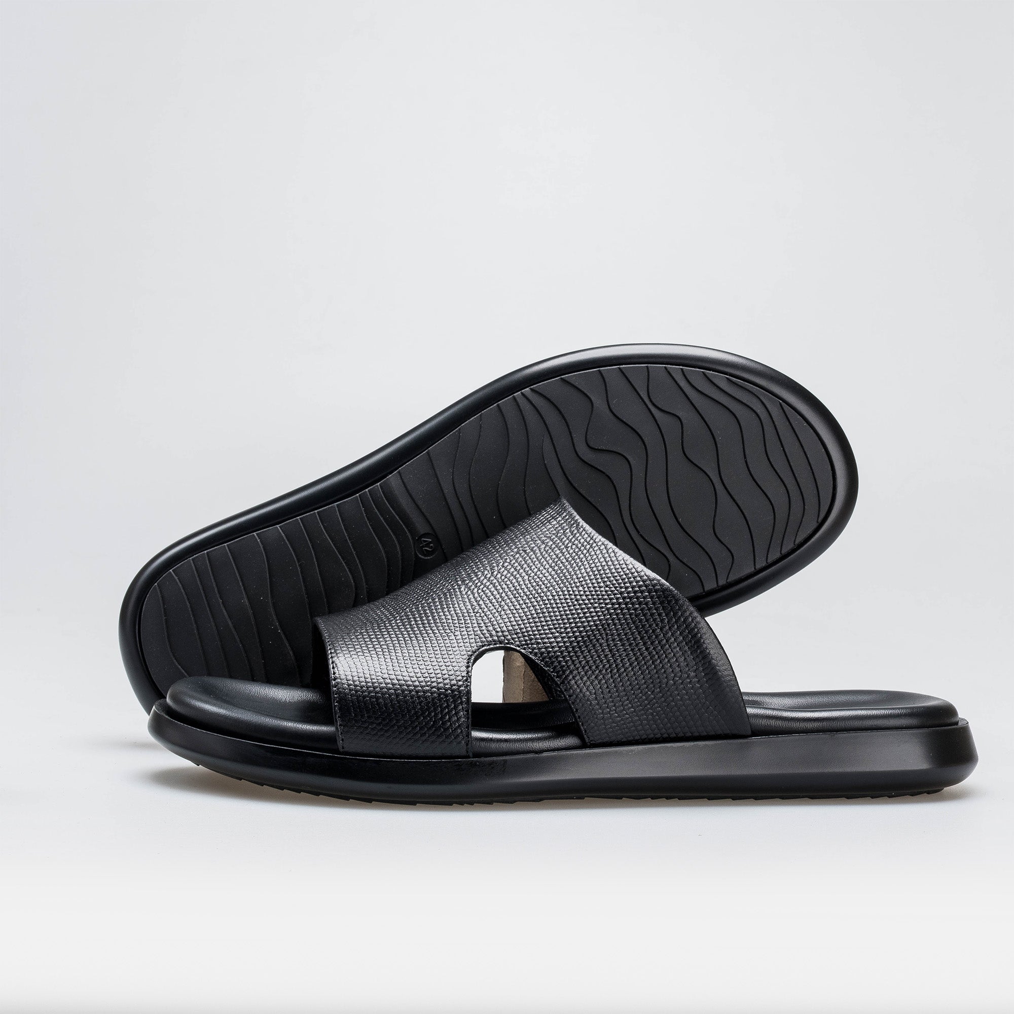 Volzak 5408 Black Leather Sandal